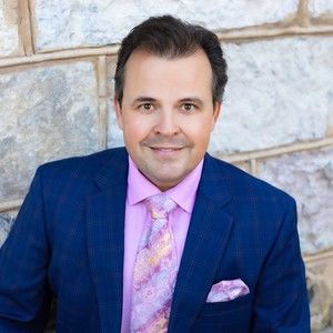 Meet your Posher, Clarke